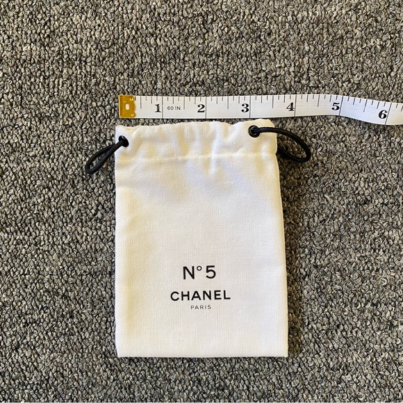CHANEL Makeup Mini Bag (No 5) - Picture 4 of 6